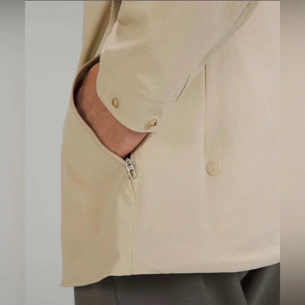 Lululemon Men's Stretch Cargo Jacket - Picture 8 of 10